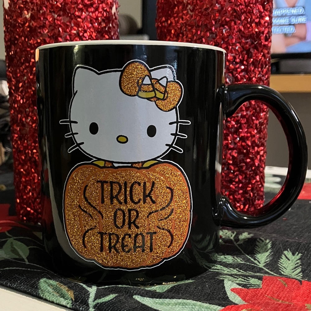 Hello Kitty Trick or Treat Mug - Picture 1 of 6